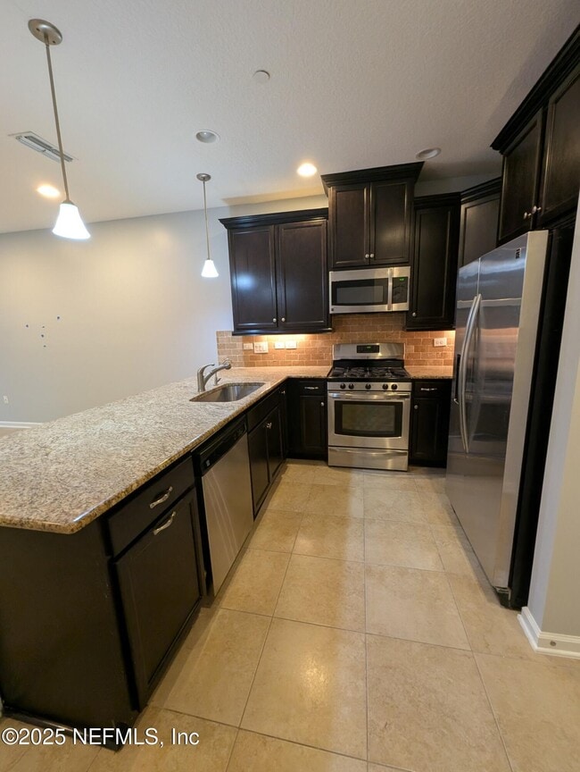 Building Photo - 58 Pindo Palm Dr