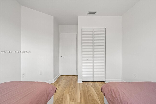 Building Photo - 11845 SW 100th St