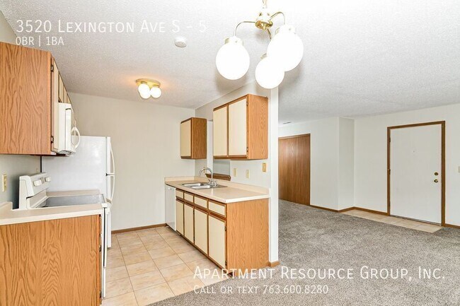 Building Photo - 3520 Lexington Ave S