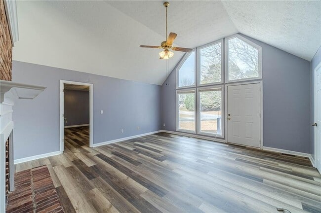 Building Photo - 3101 Brooks Dr