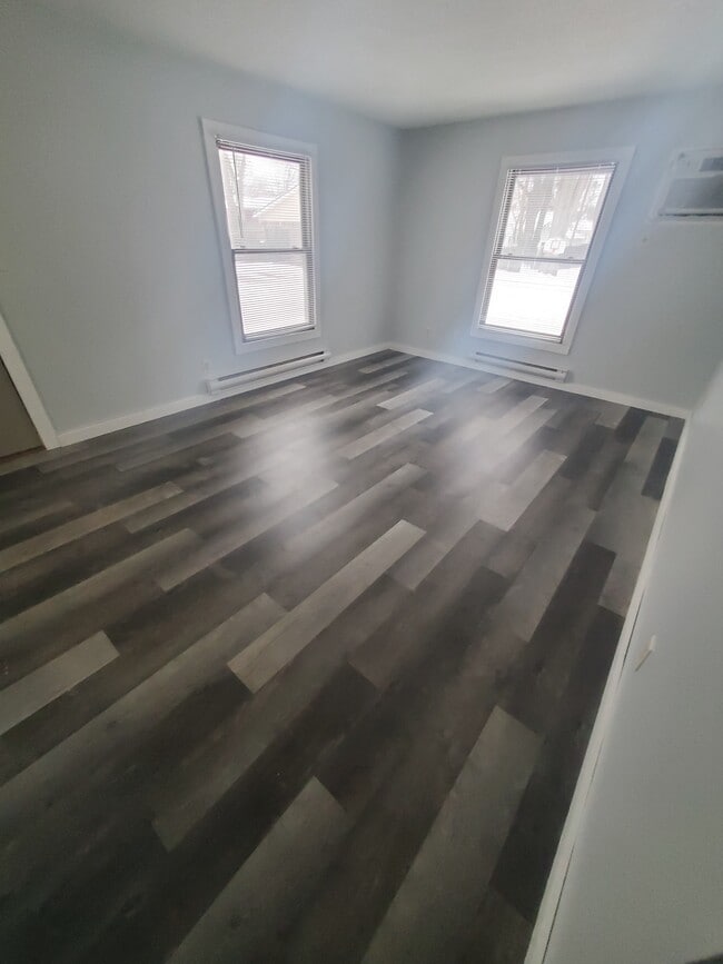 Building Photo - 426 18th Pl S