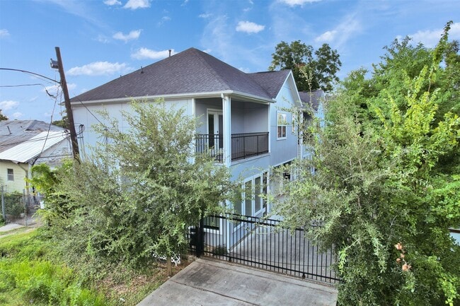 Building Photo - 1118 Bunton St