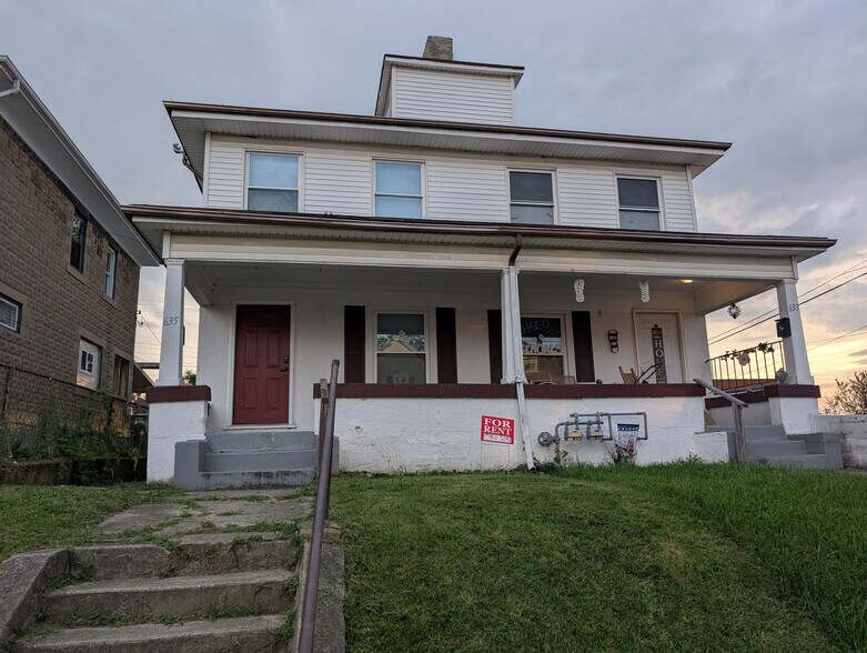Building Photo - 635 Pritz Ave