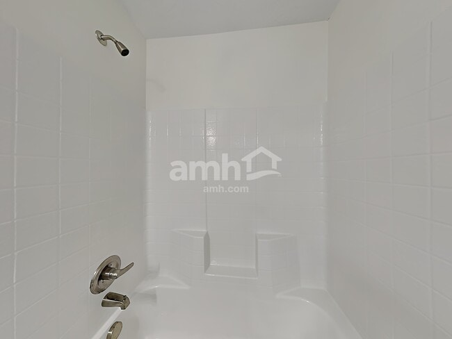 Building Photo - 7769 E Bratton Dr