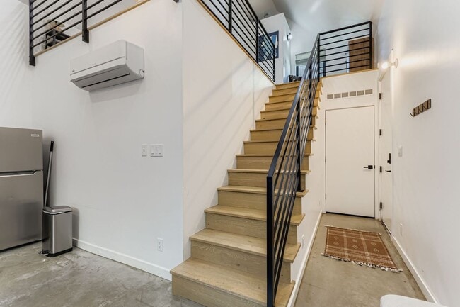 Building Photo - Stylish Loft-Style 1 Bedroom in the Heart of RiNo with Garage and Private Patio
