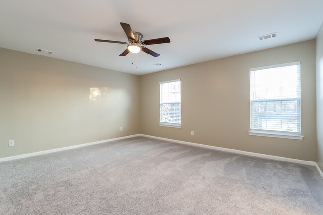 Building Photo - 2305 Mayfair Dr