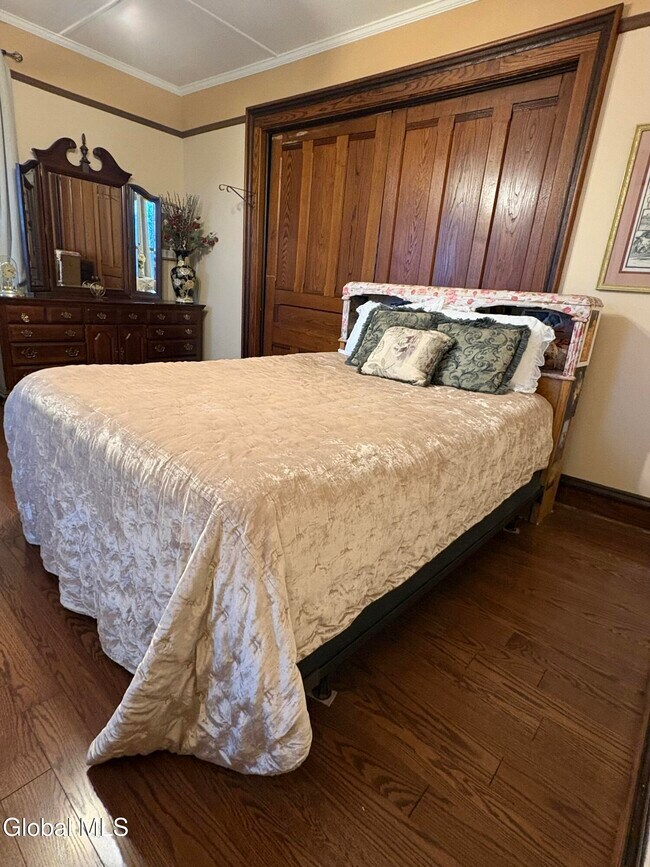 Building Photo - 260 Clark Rd