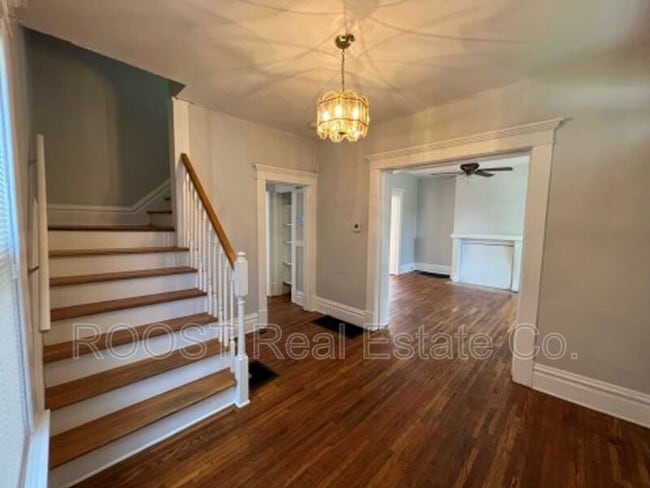 Building Photo - 372 E 13th Ave