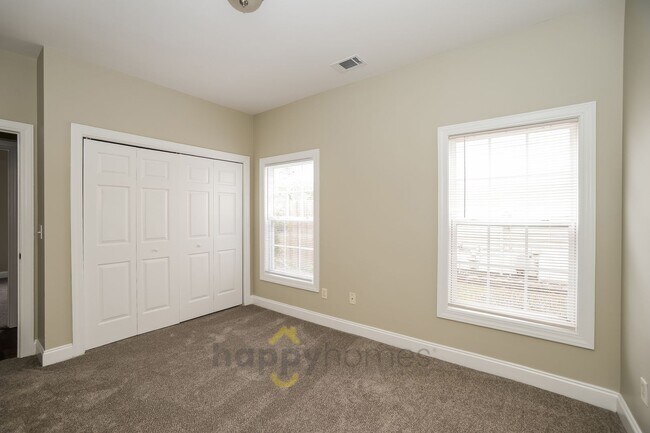 Building Photo - 4 bedroom 2 bath in Wescott of Summerville