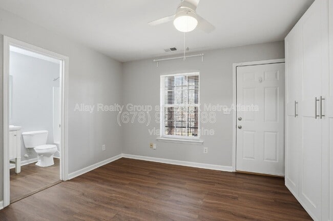 Building Photo - 648 Providence Pl SW