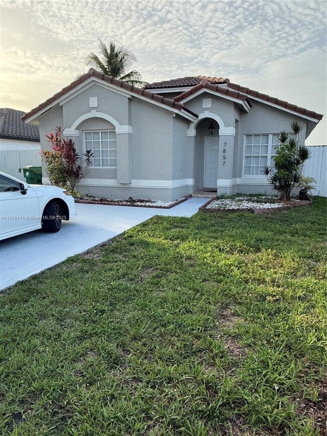 Primary Photo - 7857 NW 194th St