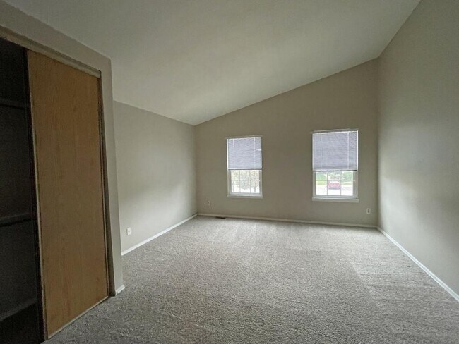 Building Photo - 3426 Queen Anne Way