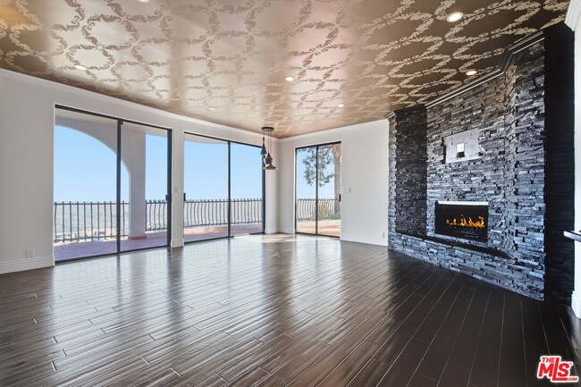 Building Photo - 8908 Appian Way