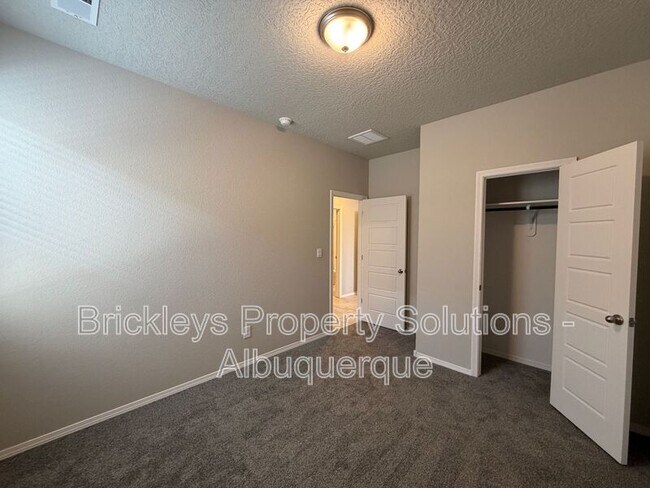 Building Photo - 768 Amatista Lp SE