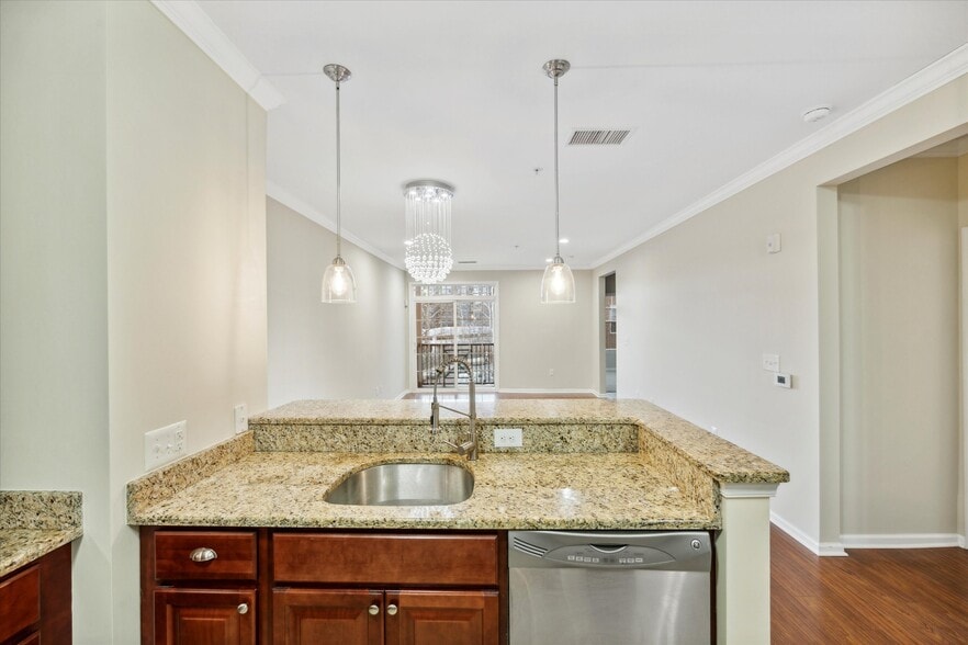 Primary Photo - 350 W Elm St