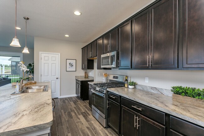 Building Photo - 605 Bellasera Dr