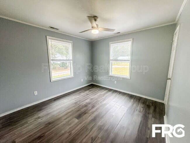 Building Photo - 122 Blaire Ln