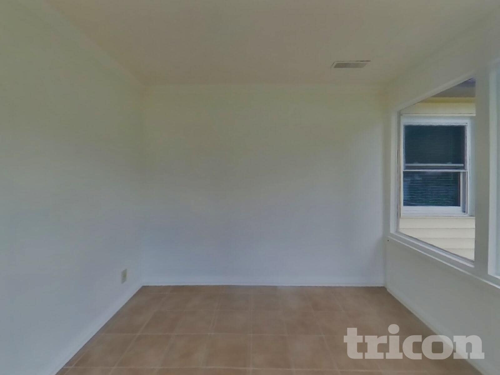 Building Photo - 5220 Tamarisk Ct