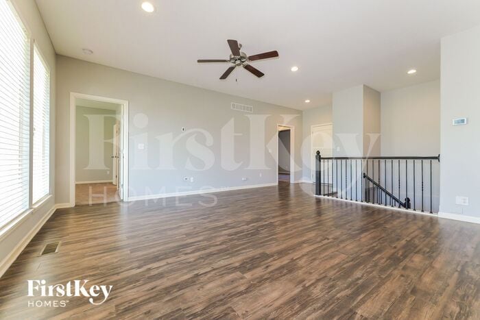 Building Photo - 10913 Highview Rd