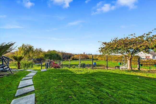 Building Photo - Custom Home on Property just outside of Eureka!