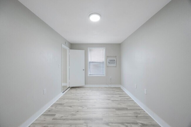 Building Photo - 317 N Highland Ave