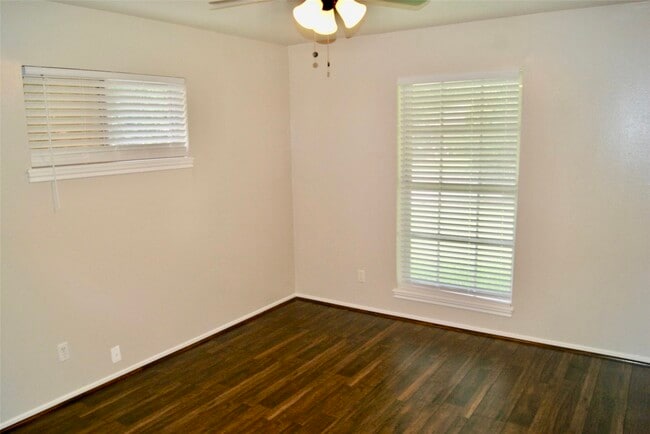 Building Photo - 5711 Southminster Dr