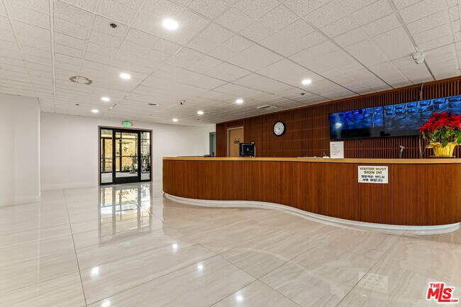 Building Photo - 727 S Ardmore Ave