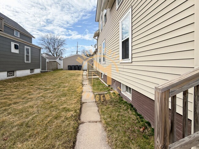 Building Photo - 1614 N 12th St