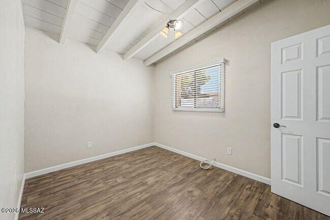 Building Photo - 3762 E 22nd St