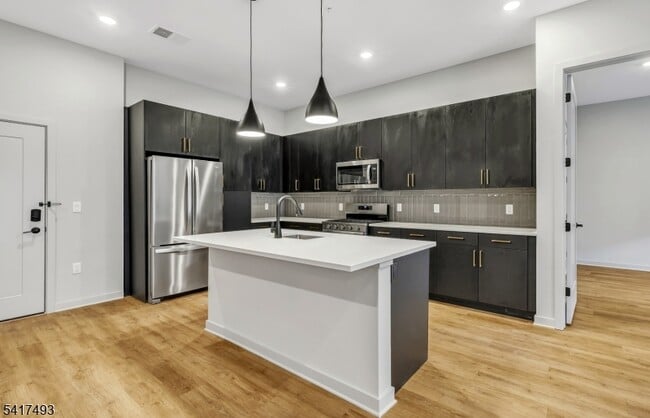 Building Photo - 51 Okner Pkwy