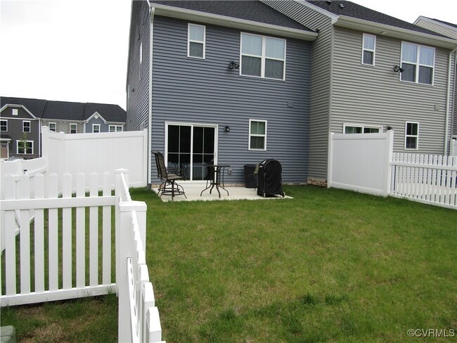 Building Photo - 2210 Palm Ct