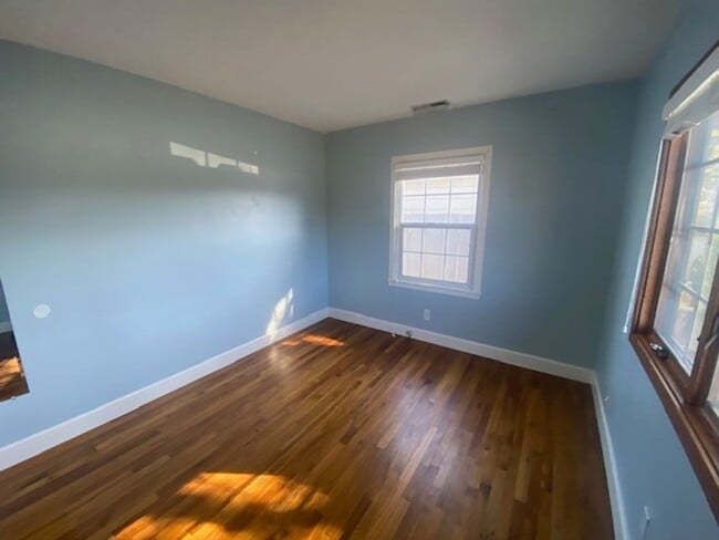 Building Photo - Inviting Pacific Grove Home!