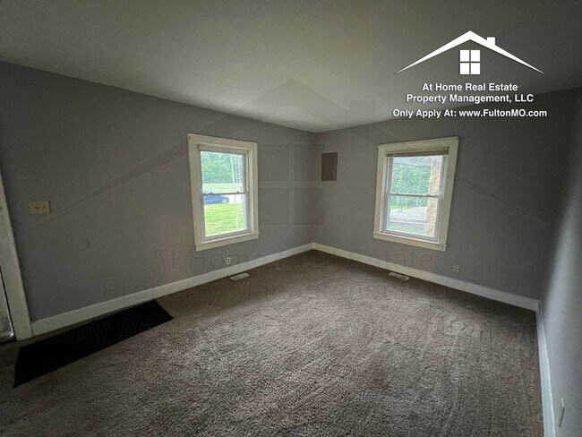 Building Photo - 1223 Grand St