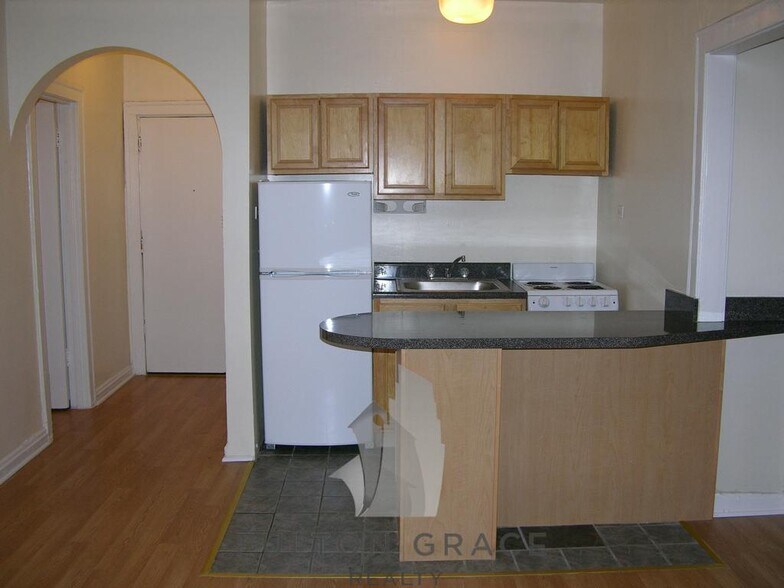 Primary Photo - 4527 N Malden St
