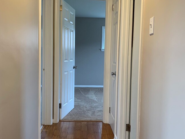 Building Photo - 525 Hilton Dr