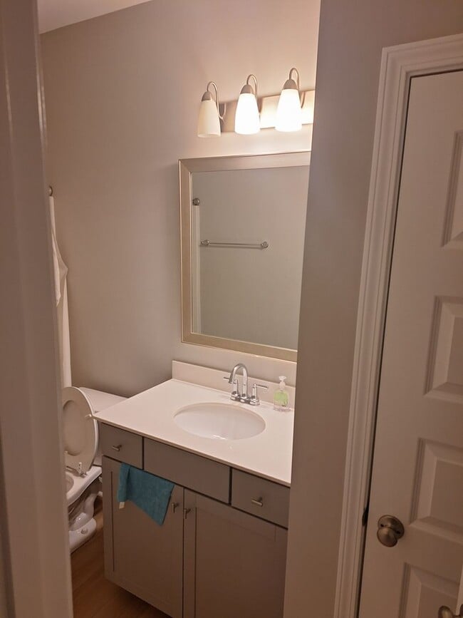 Building Photo - Beautiful Five Bedroom Home Located in Northeast Columbia!