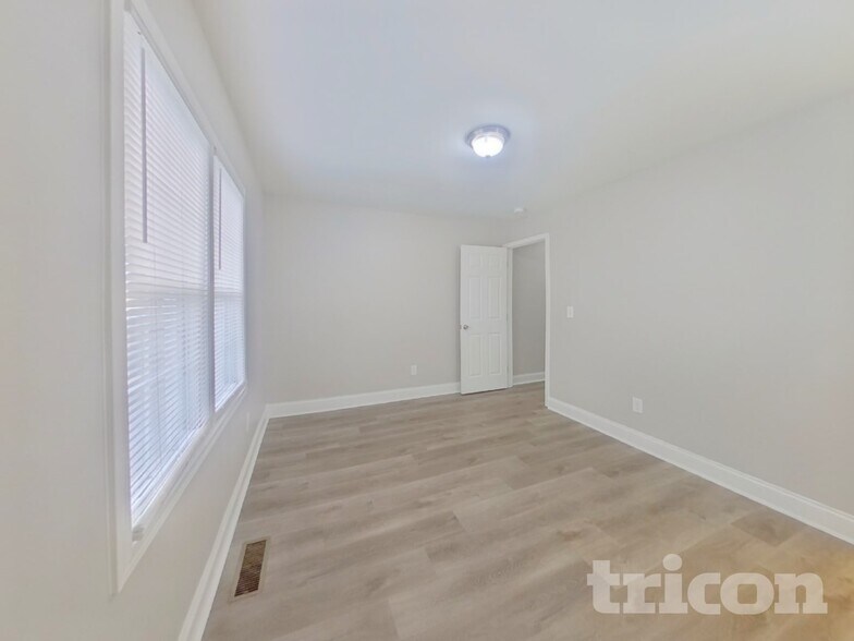 Building Photo - 717 West Blvd