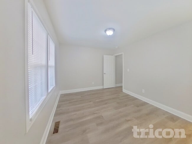 Building Photo - 717 West Blvd