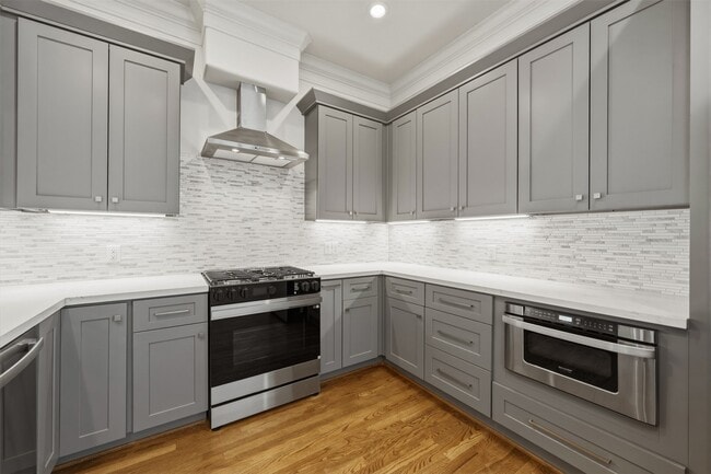 Building Photo - 6130 Hamman St