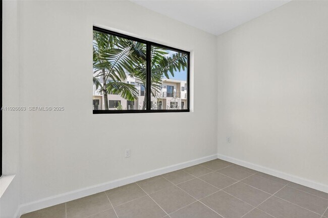 Building Photo - 13835 SW 261st Terrace
