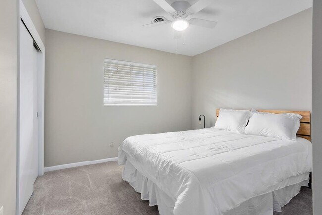 Building Photo - 4070 Arbutus Dr