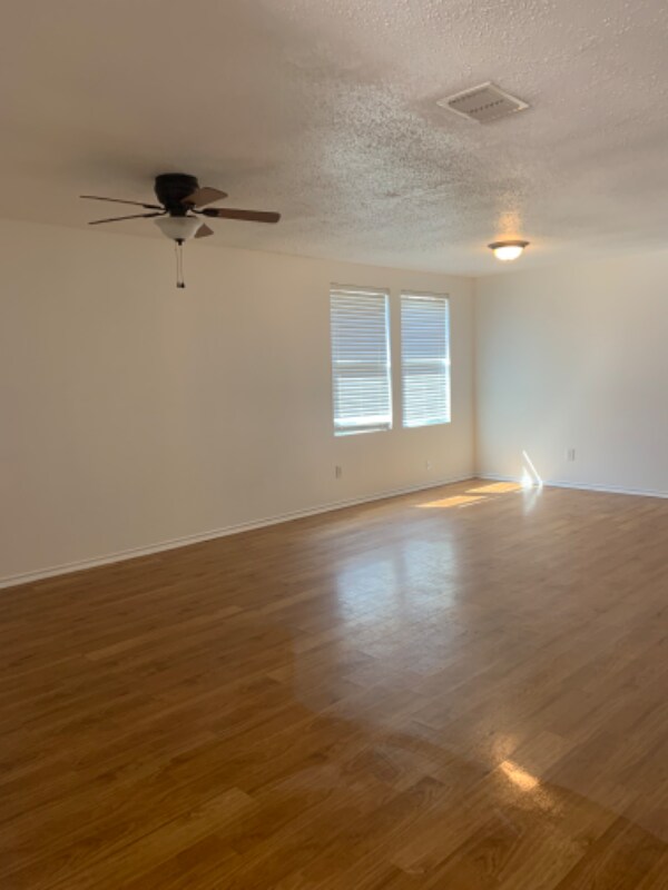 Building Photo - 6212 Thoroughbred Trail