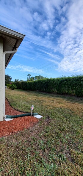 Building Photo - 407 Crossfield Cir