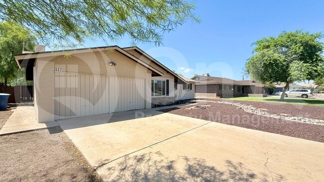 Building Photo - 537 E Laguna Dr