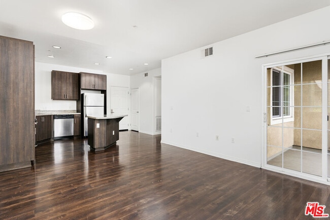 Building Photo - 1408 W Washington Blvd