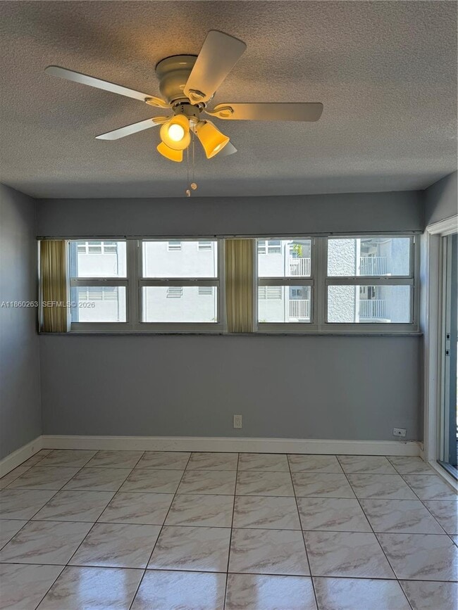 Building Photo - 215 SE 3rd Ave