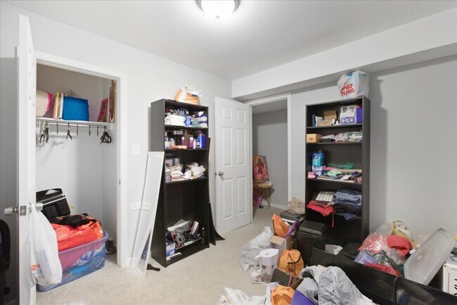 Building Photo - 4423 S Prairie Ave