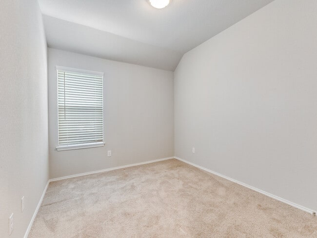 Building Photo - 229 Rosemary Dr