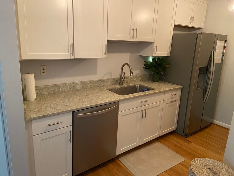 Building Photo - 1286 Clifden Grn