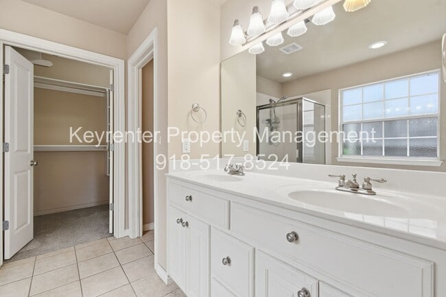 Building Photo - 3 Bed | 2 Bath | Jenks